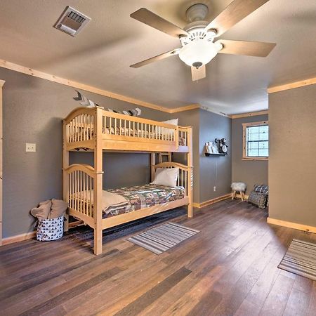 Broken Bow Retreat On 2 Acres With Hot Tub And Deck!ヴィラ エクステリア 写真