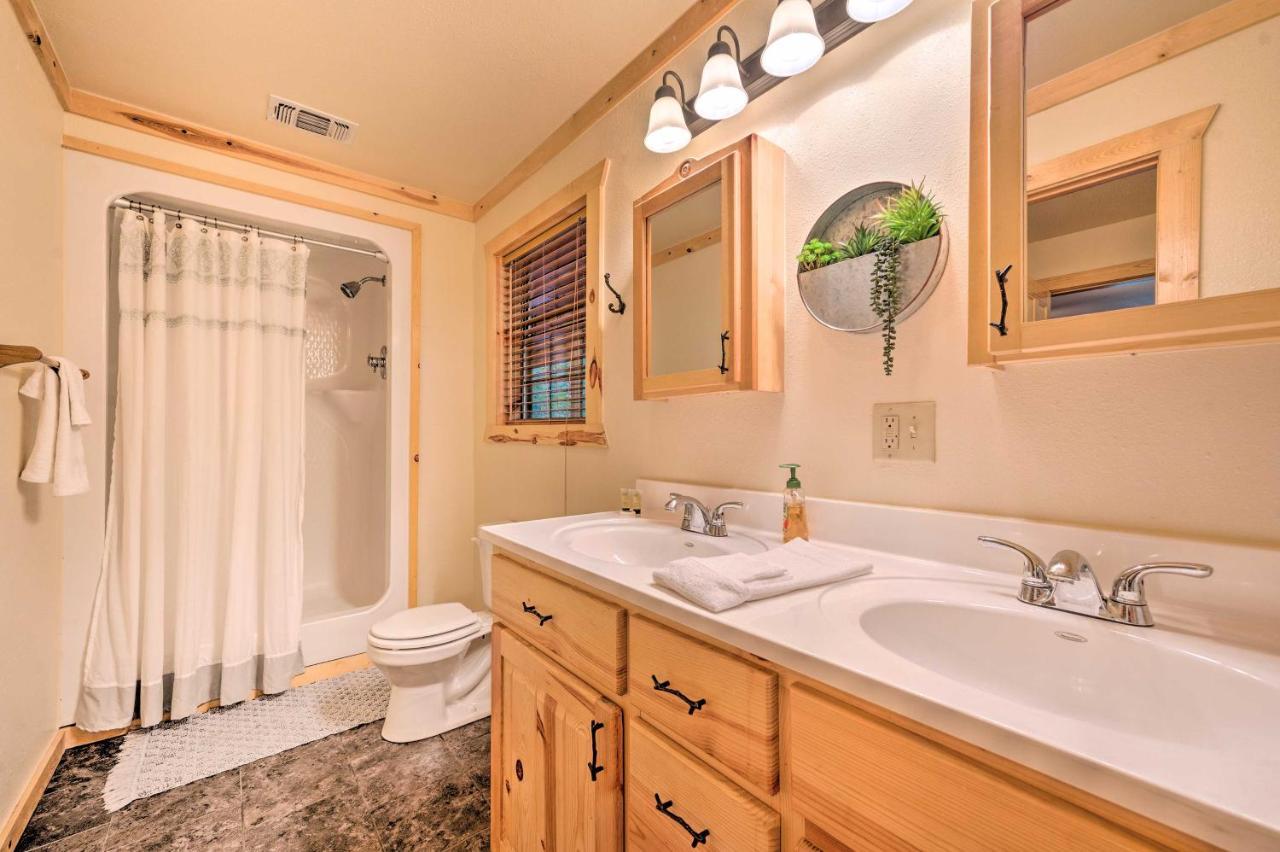 Broken Bow Retreat On 2 Acres With Hot Tub And Deck!ヴィラ エクステリア 写真