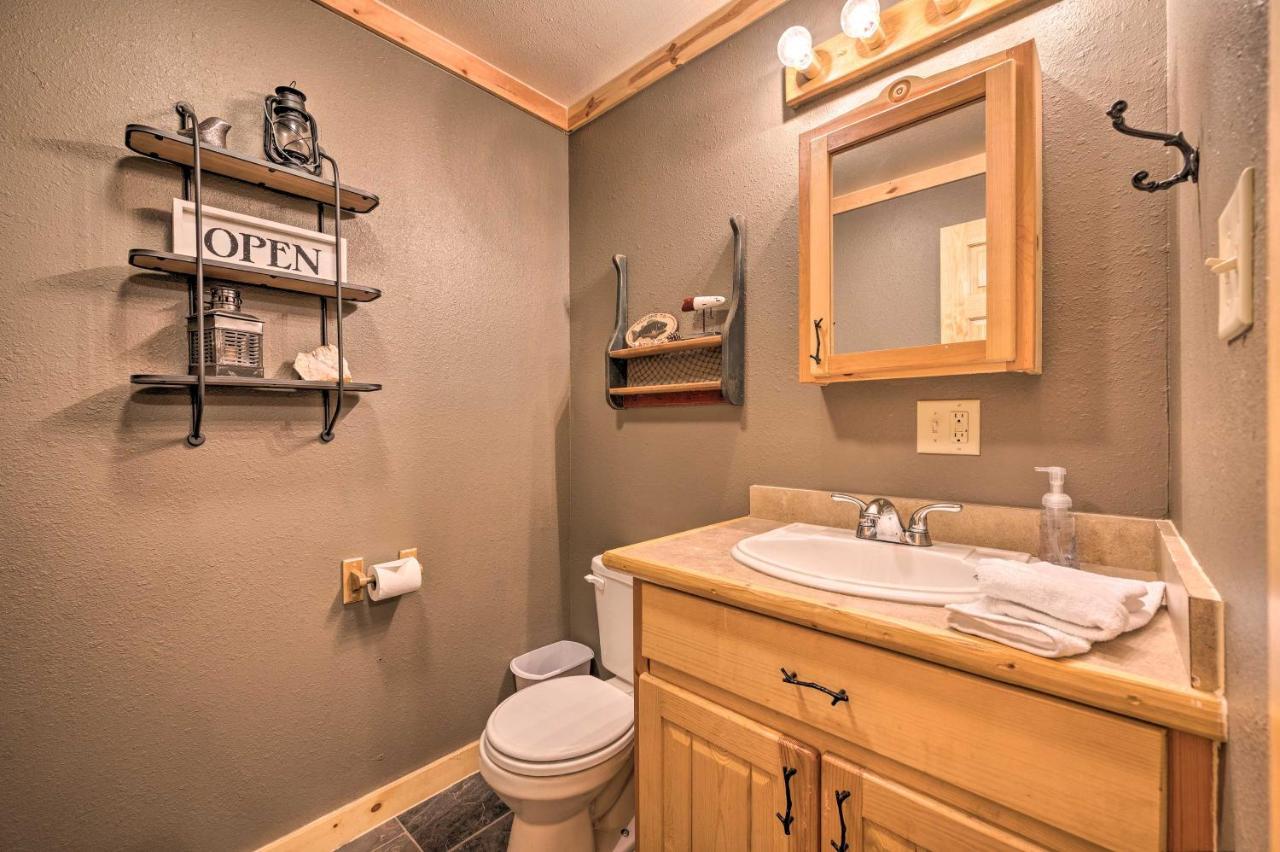 Broken Bow Retreat On 2 Acres With Hot Tub And Deck!ヴィラ エクステリア 写真
