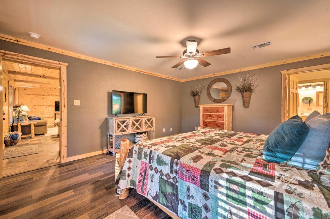 Broken Bow Retreat On 2 Acres With Hot Tub And Deck!ヴィラ エクステリア 写真